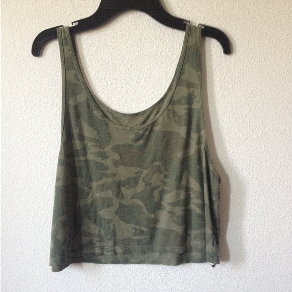 Crop tank top size medium